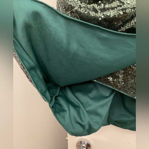 Emerald green sequins dress - Picture 4 of 6